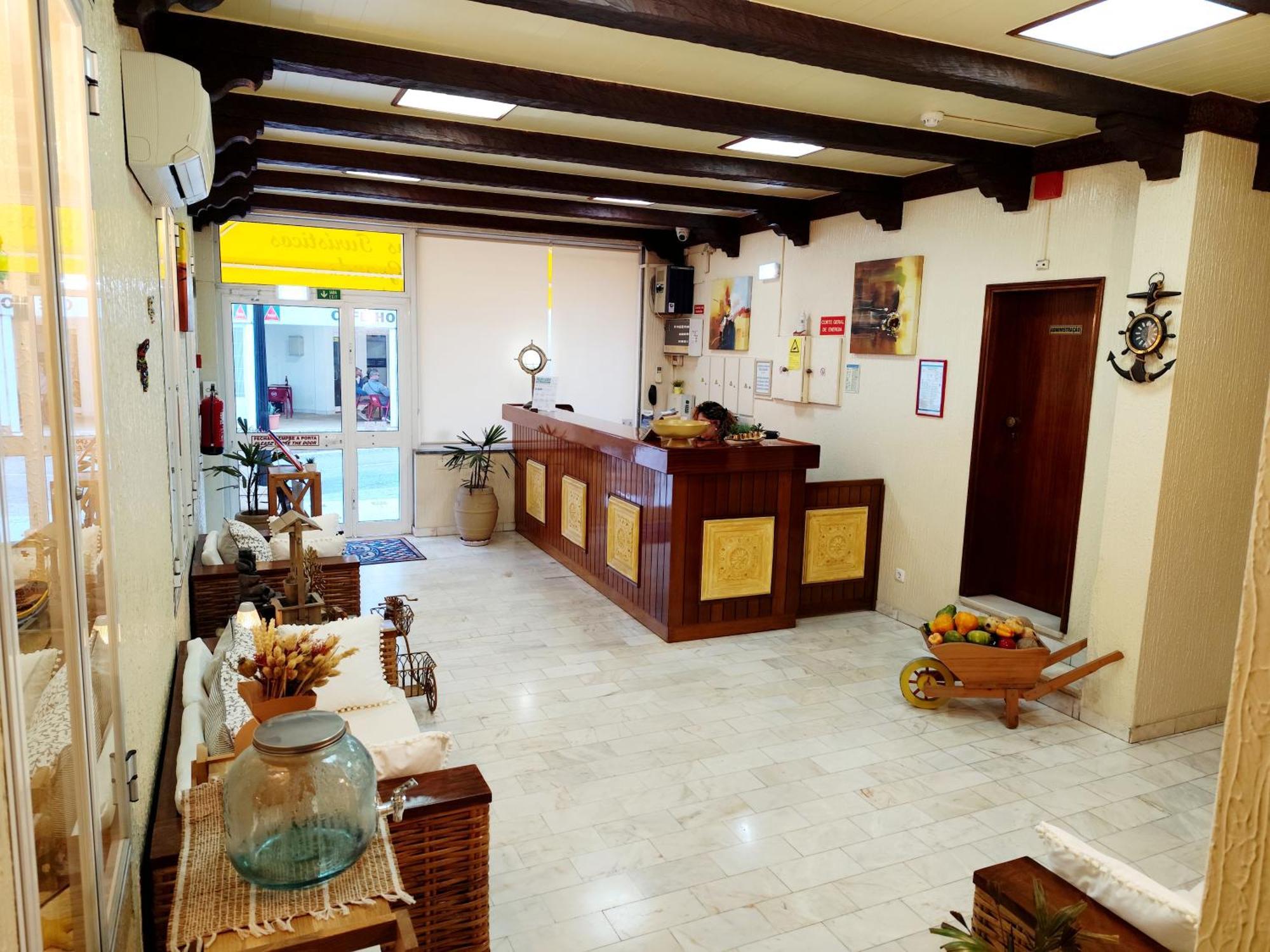 Apartamentos Turisticos Praia Grande Ferragudo  Bagian luar foto
