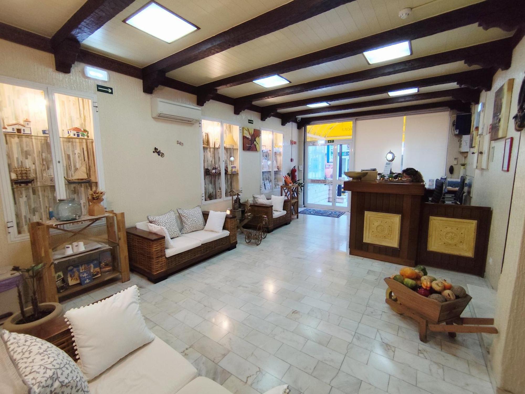 Apartamentos Turisticos Praia Grande Ferragudo  Bagian luar foto