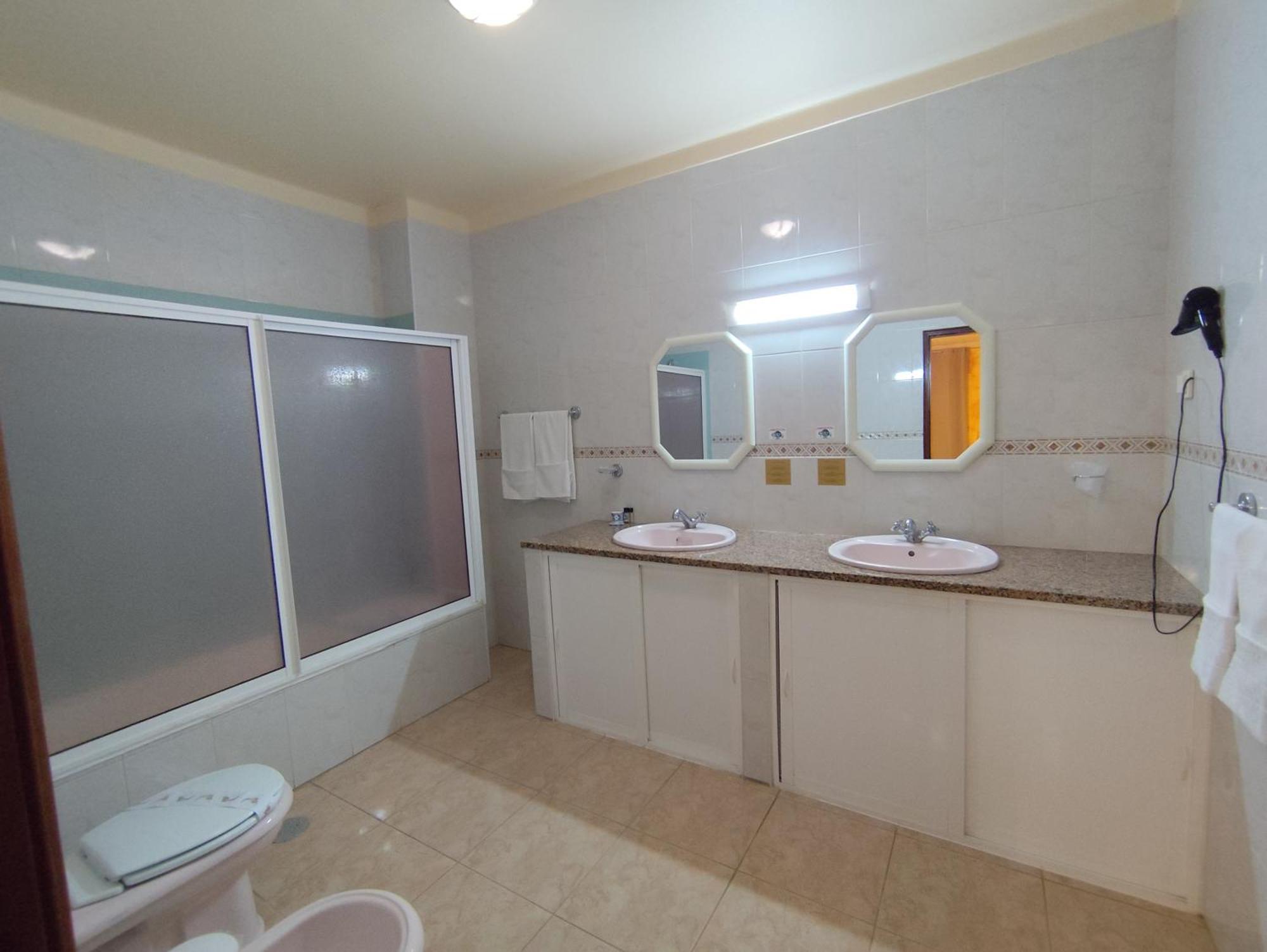 Apartamentos Turisticos Praia Grande Ferragudo  Bagian luar foto